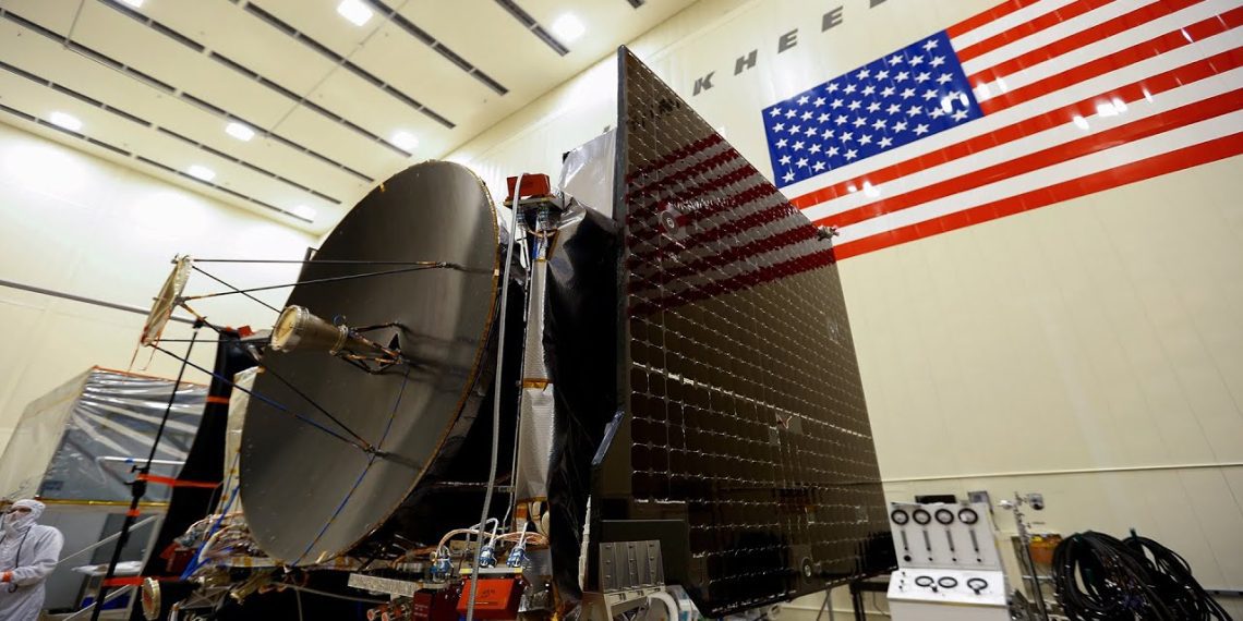 Landing of space capsule with precious Bennu asteroid sample on Earth