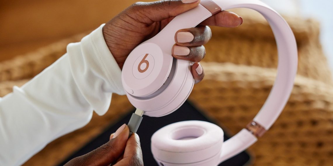 Beats Solo 4 and Buds Have Long Batteries!