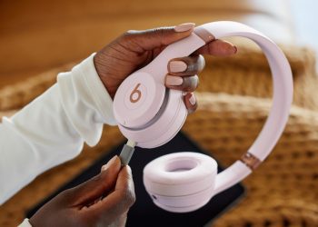 Beats Solo 4 and Buds Have Long Batteries!